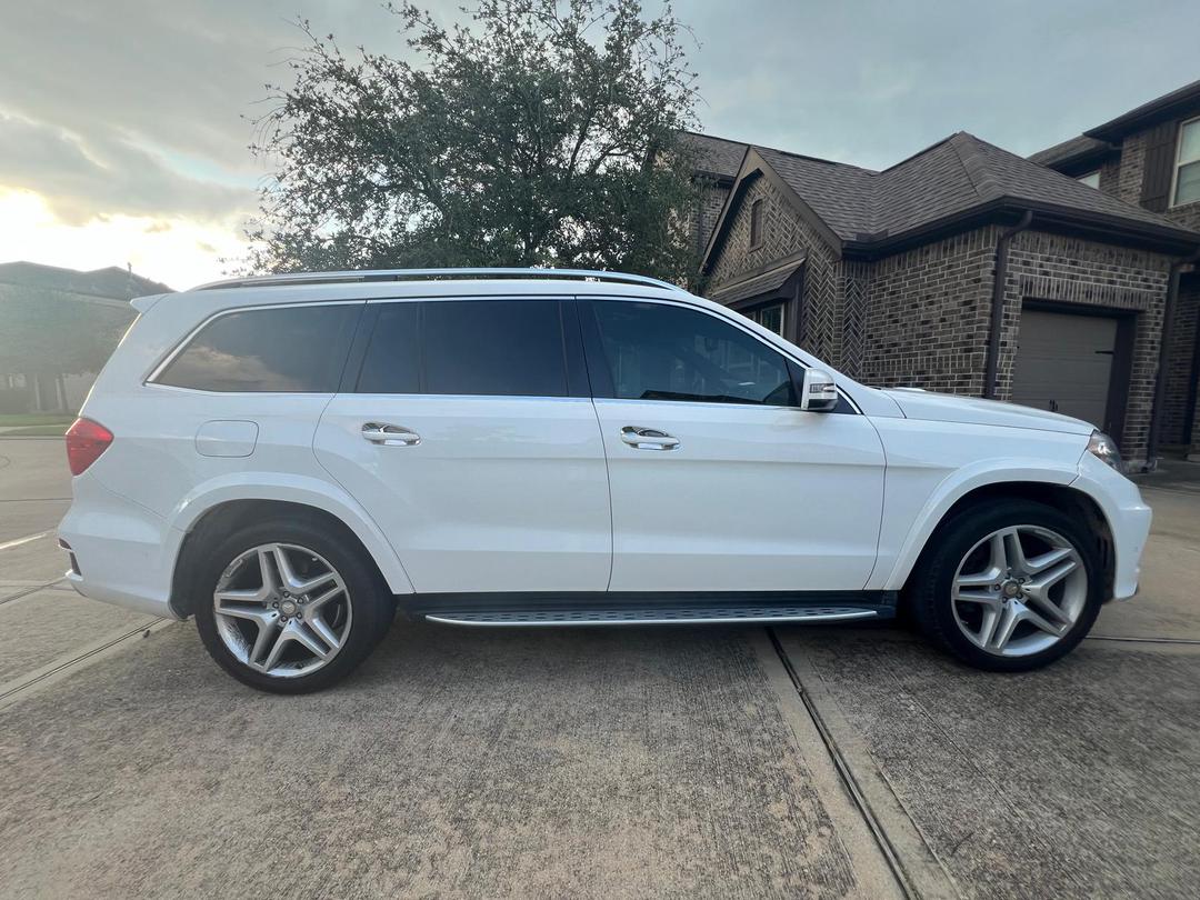 Mercedes-Benz_GL-Class 