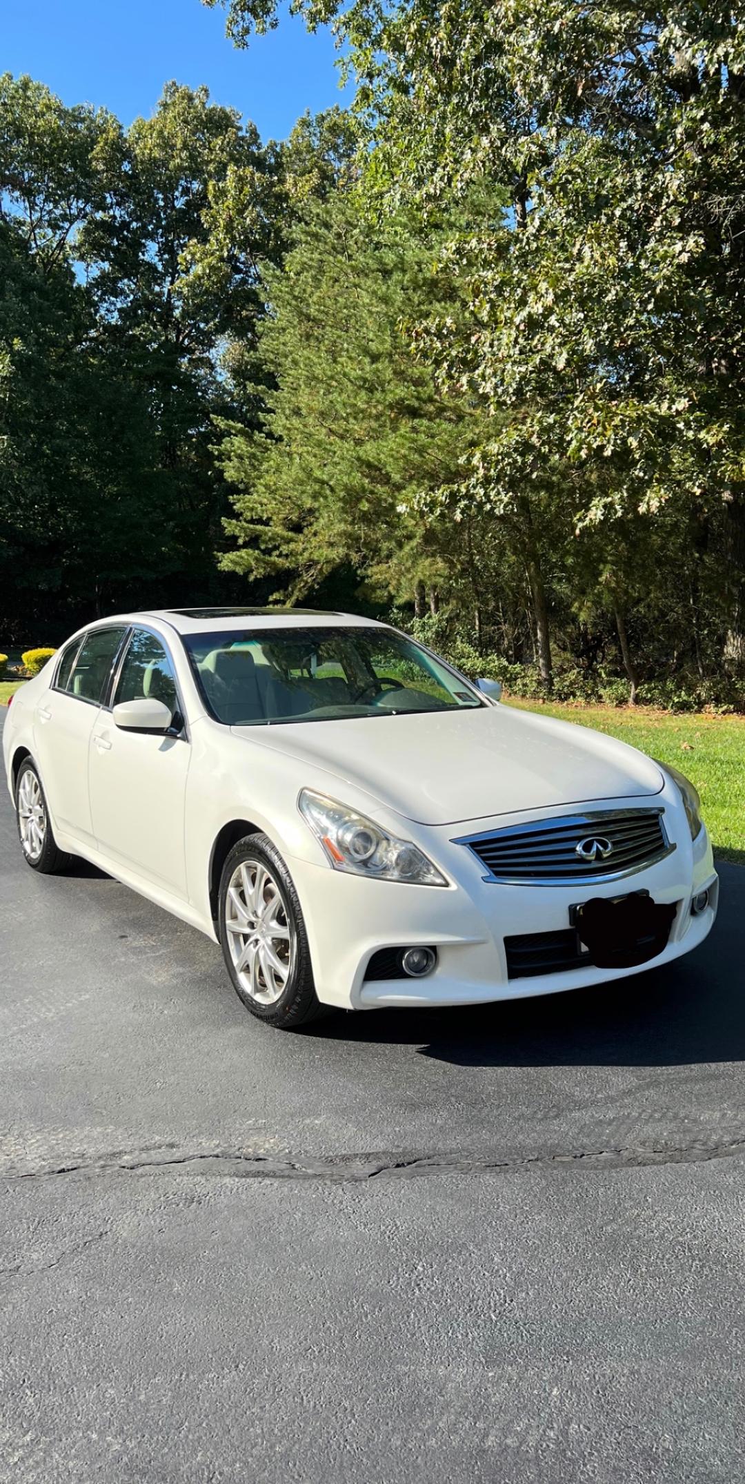 INFINITI_G37 