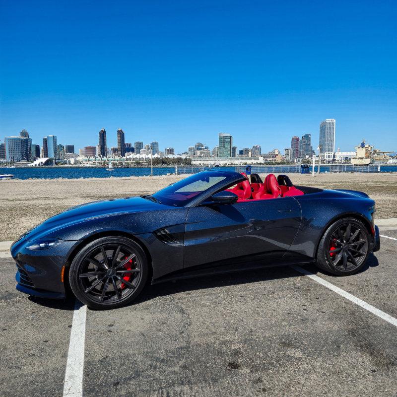 Aston Martin_Vantage 