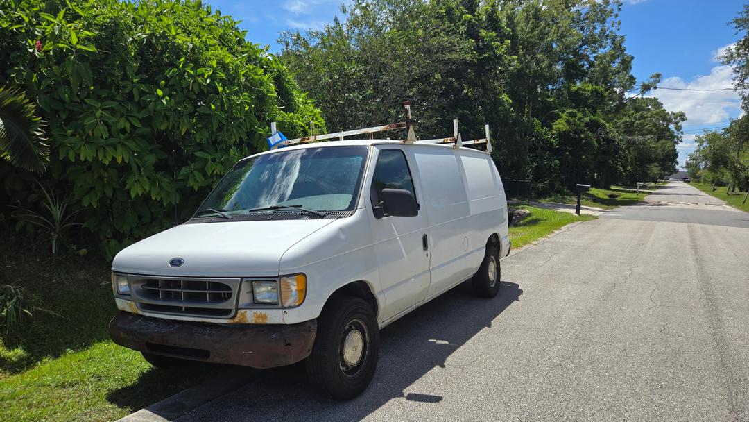 Ford_E150 Vans 