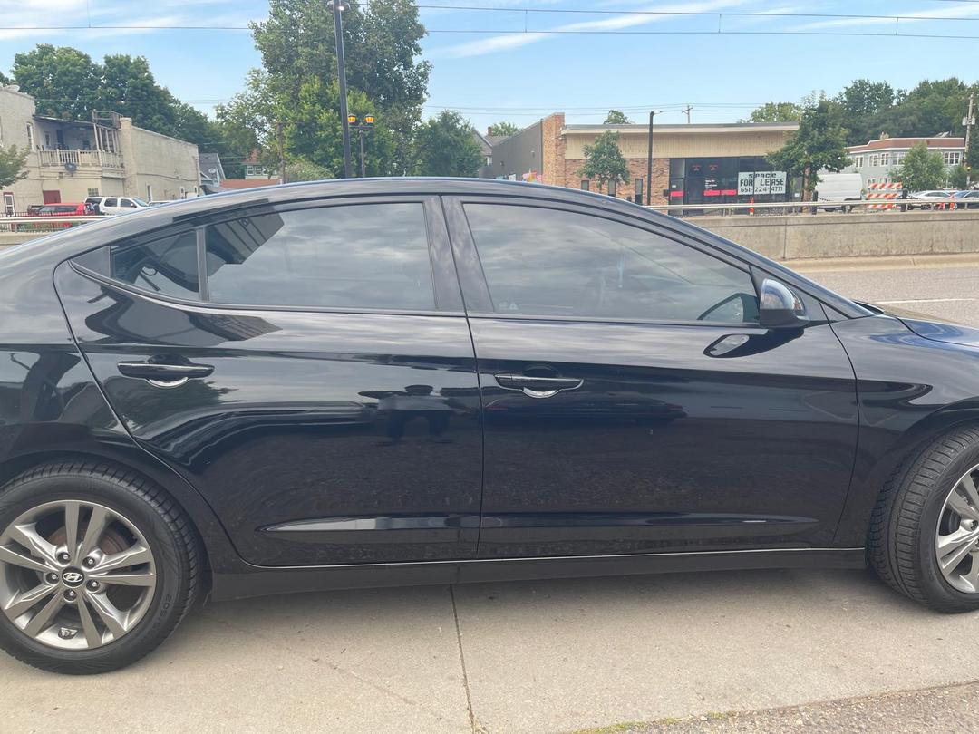 Hyundai_Elantra 