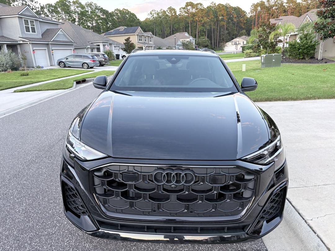 Audi_Q8 