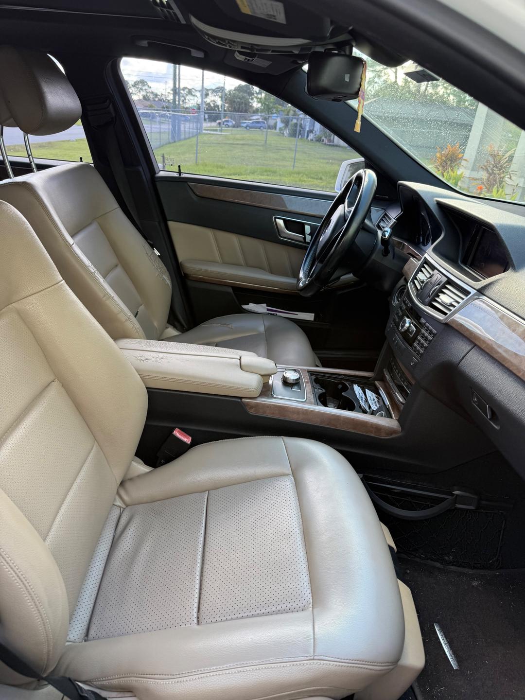 Mercedes-Benz_E Class 