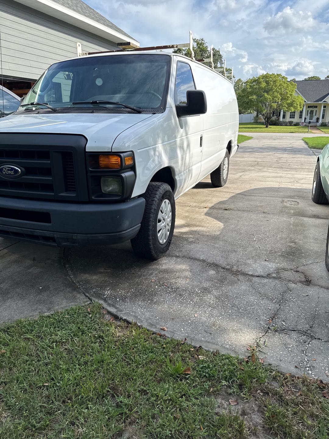 Ford_E250 Vans 