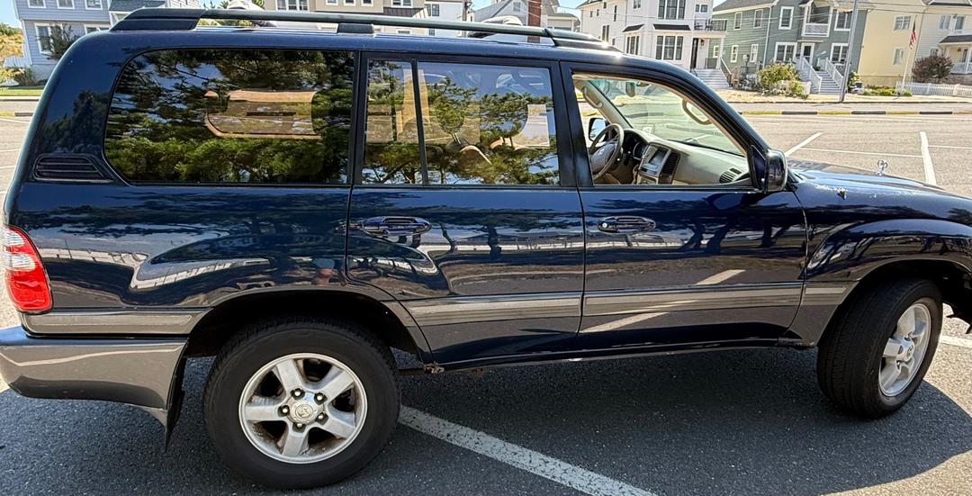 Toyota_Land Cruiser 