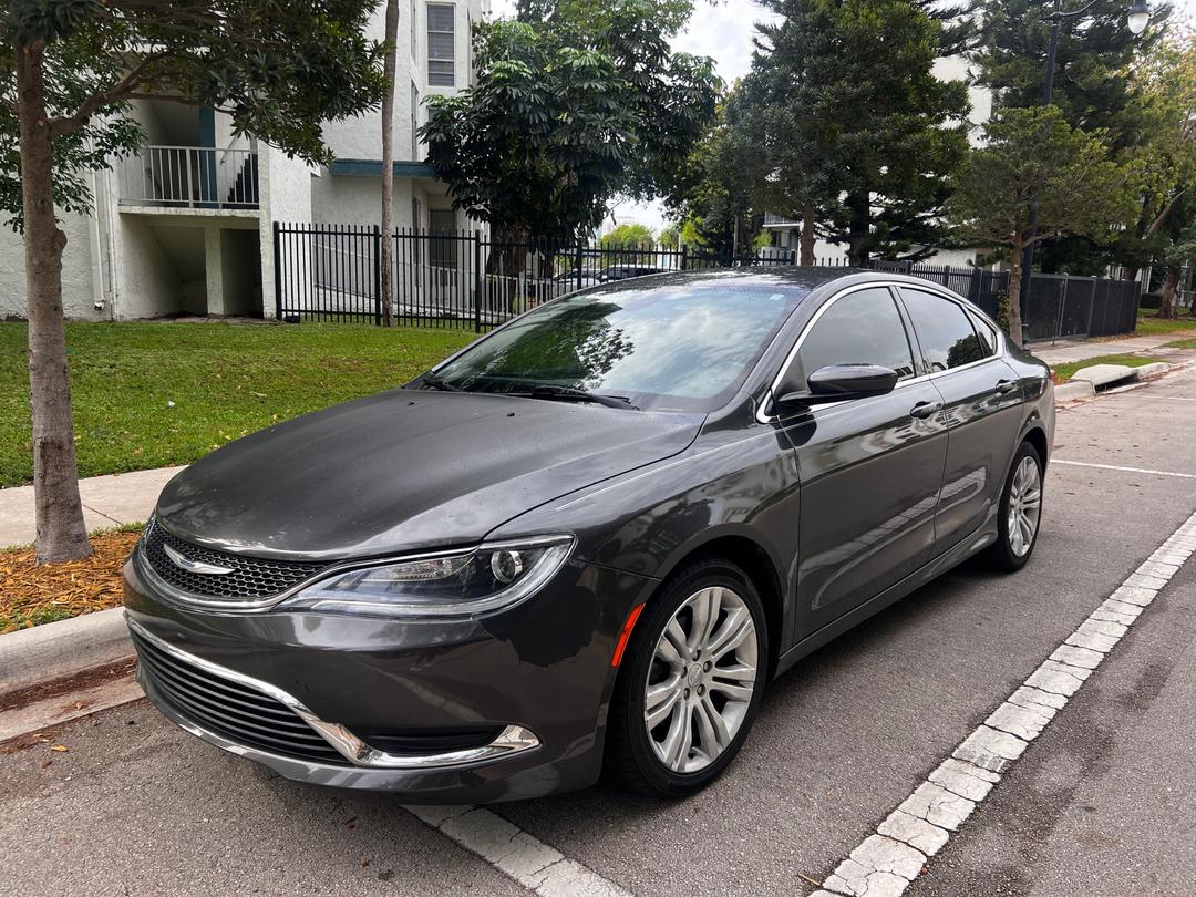 Chrysler_200 