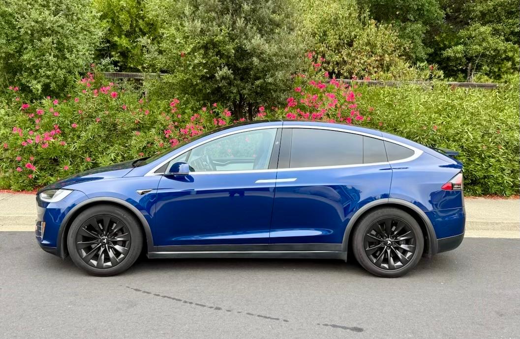 Tesla_Model X 