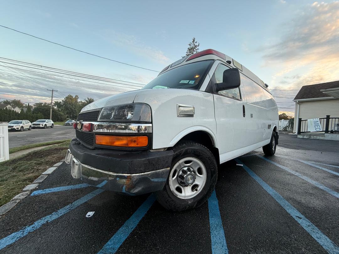 Chevrolet_G3500 Vans 