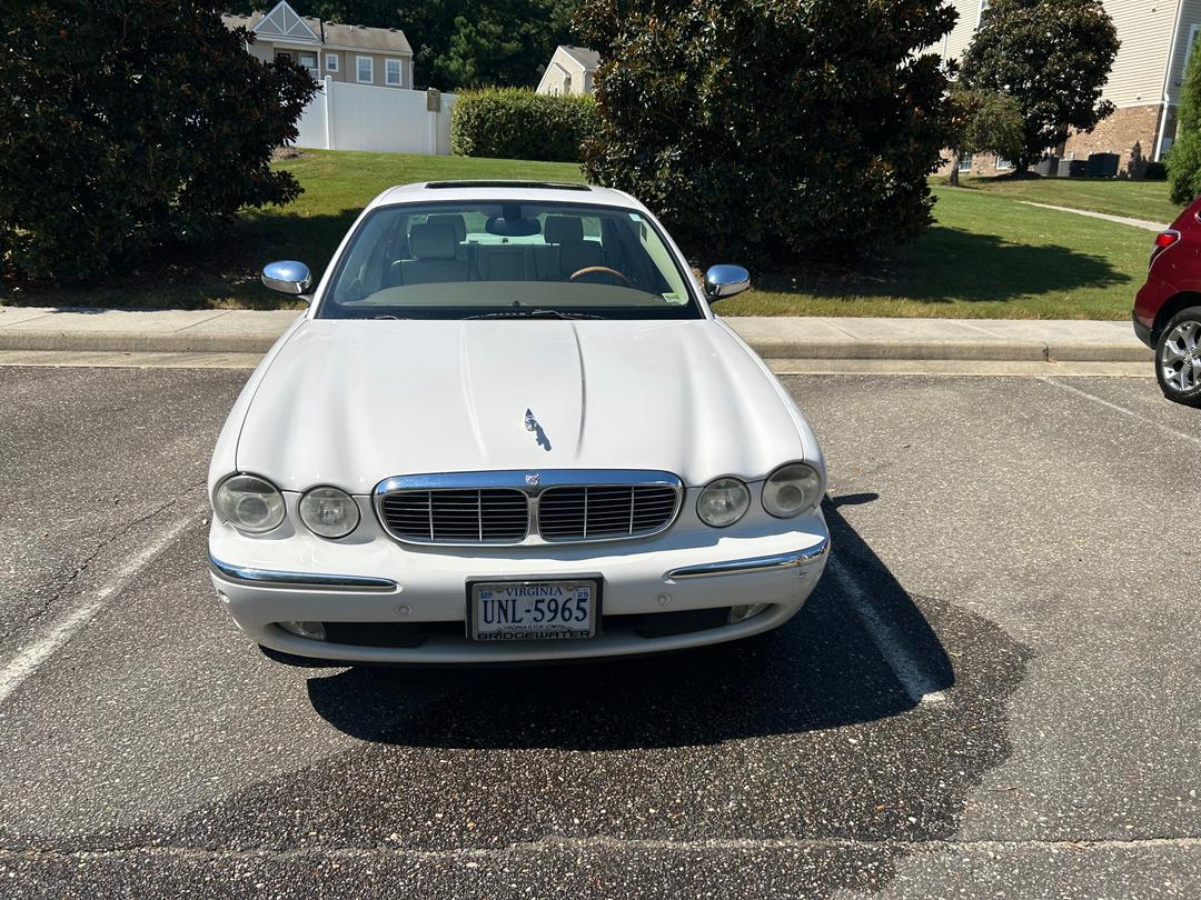 Jaguar_XJ 
