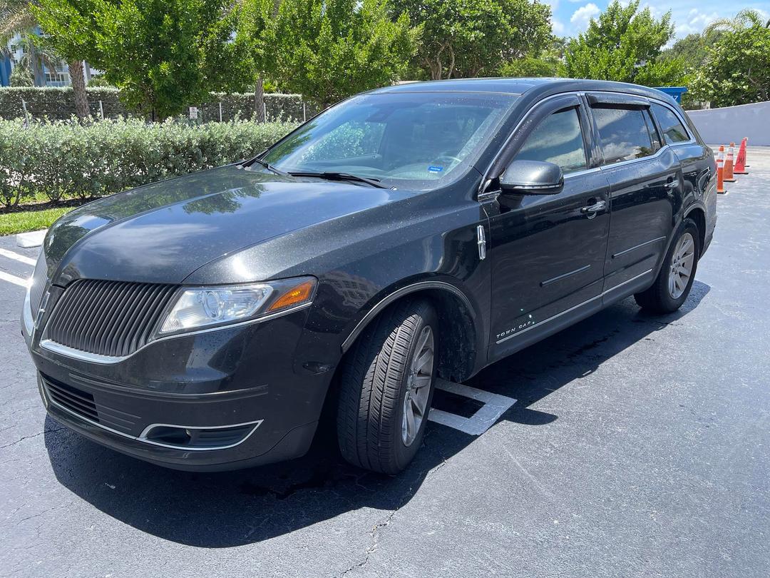 Lincoln_MKT 