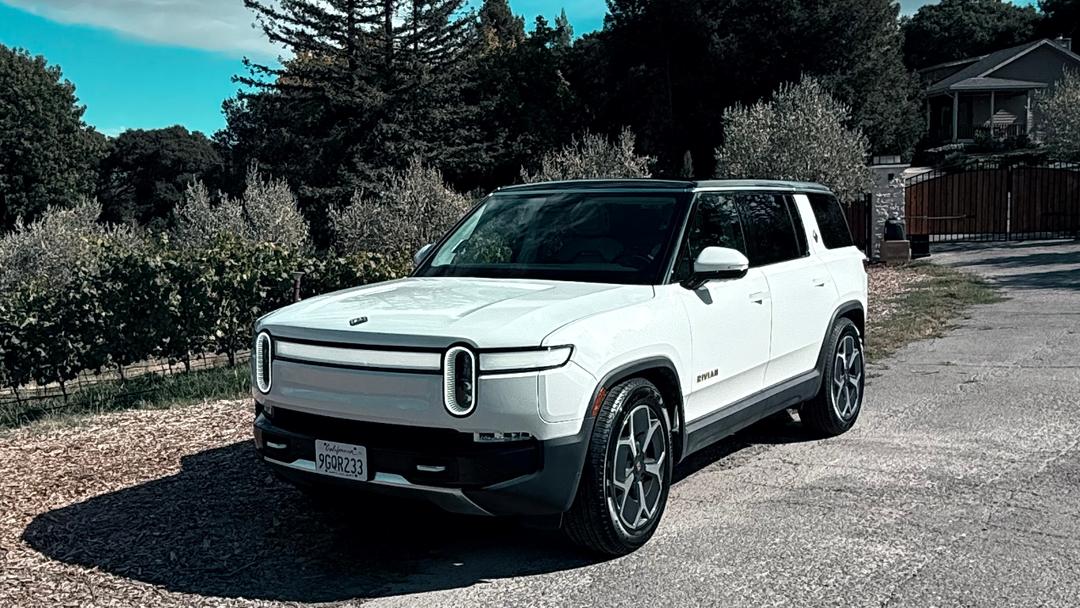 Rivian_R1S 