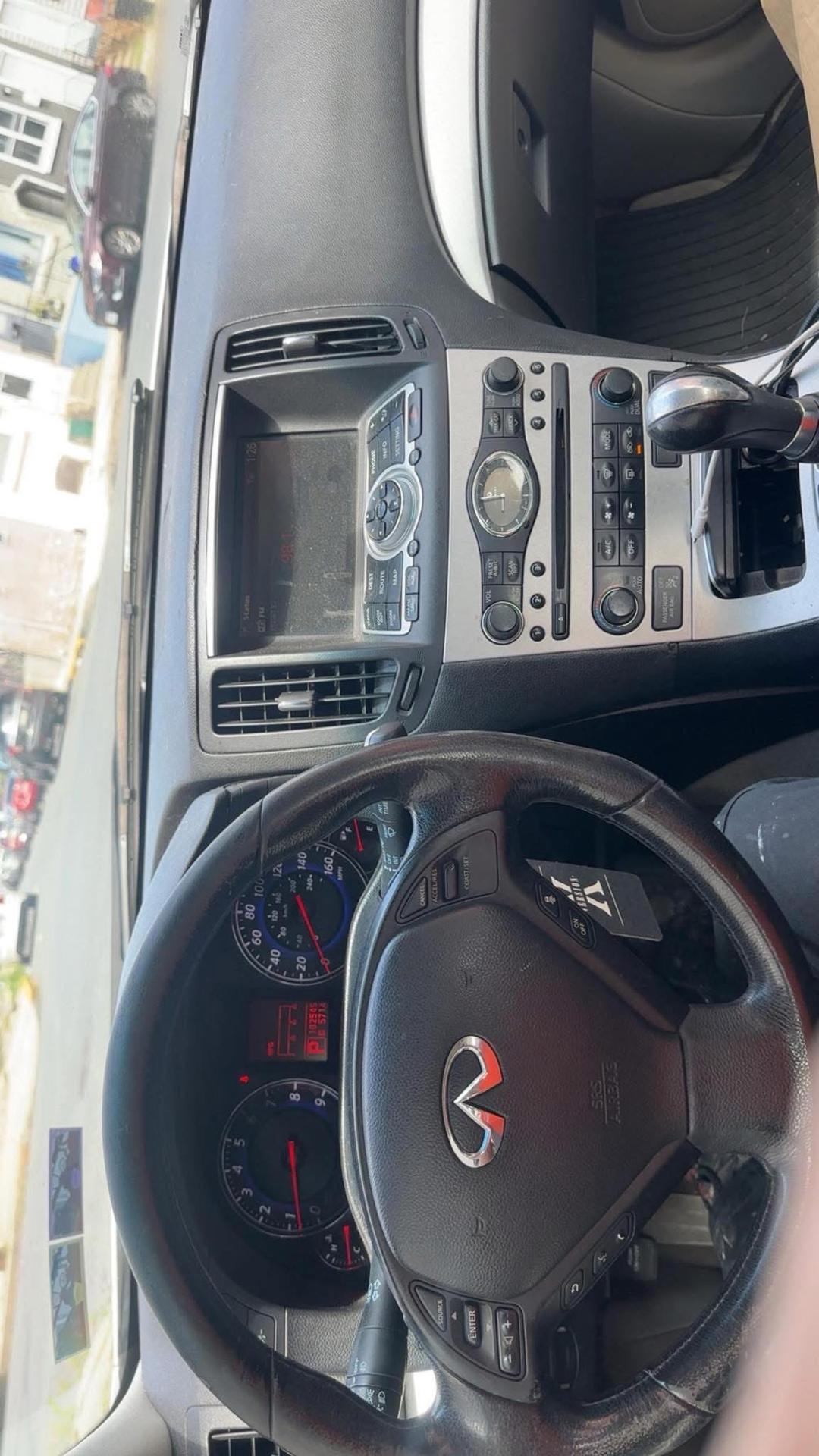 INFINITI_G37 