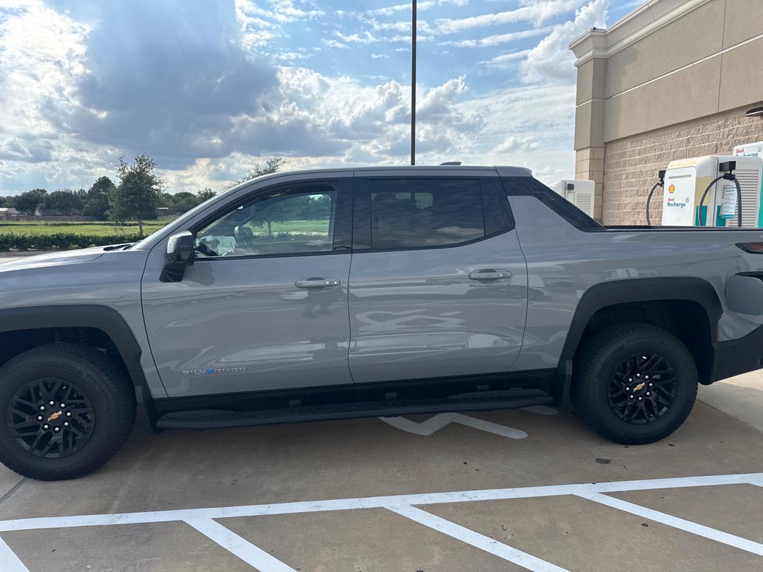 Chevrolet_Silverado EV 