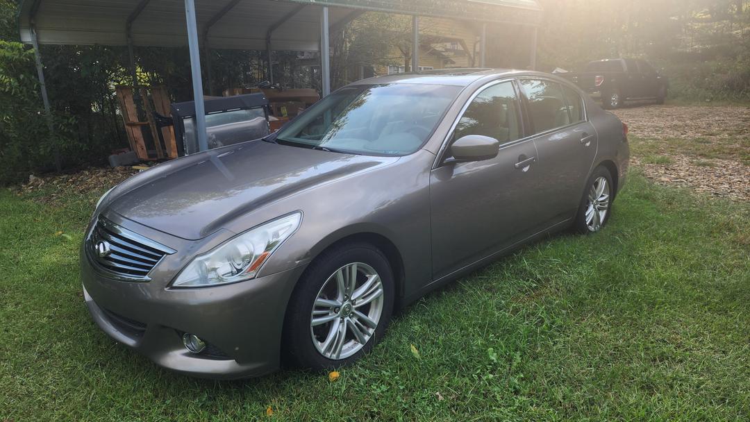 INFINITI_G37 