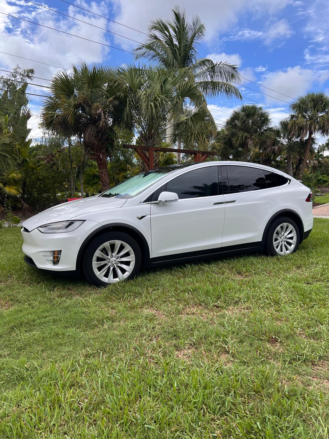 Tesla_Model X 
