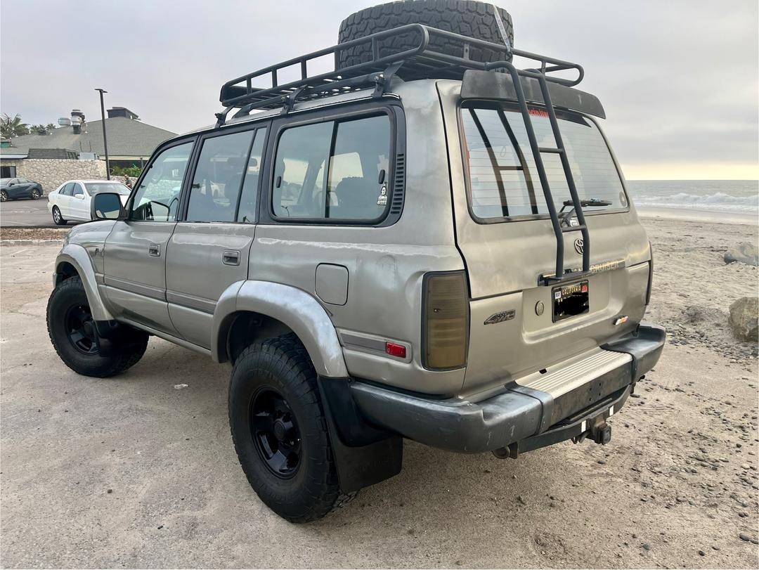 Toyota_Land Cruiser 