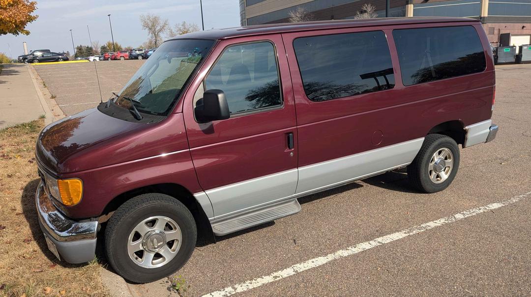 FORD_E-150 