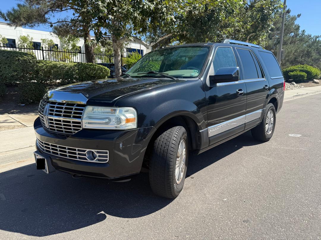 Lincoln_Navigator 