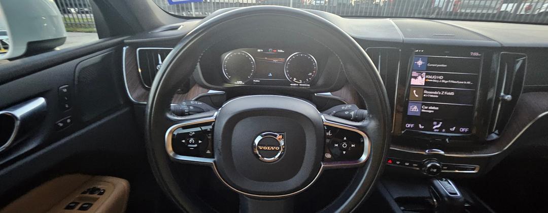Volvo_XC60 
