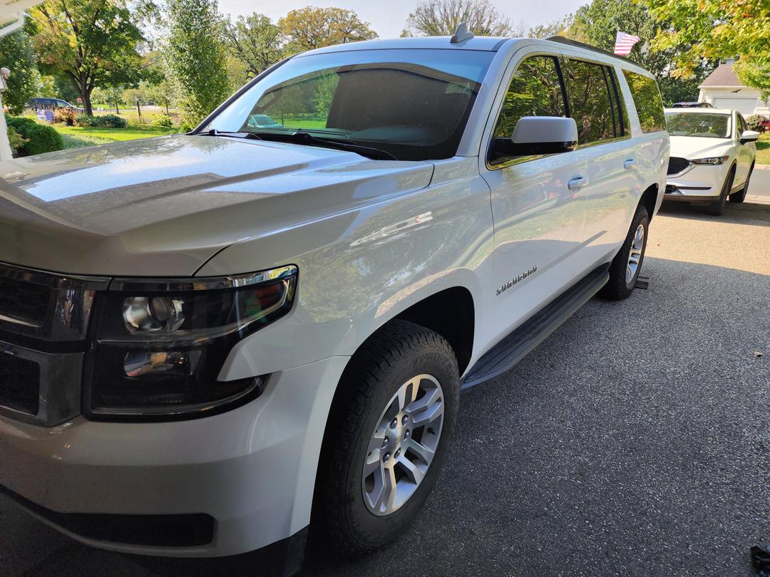 Chevrolet_Suburban 