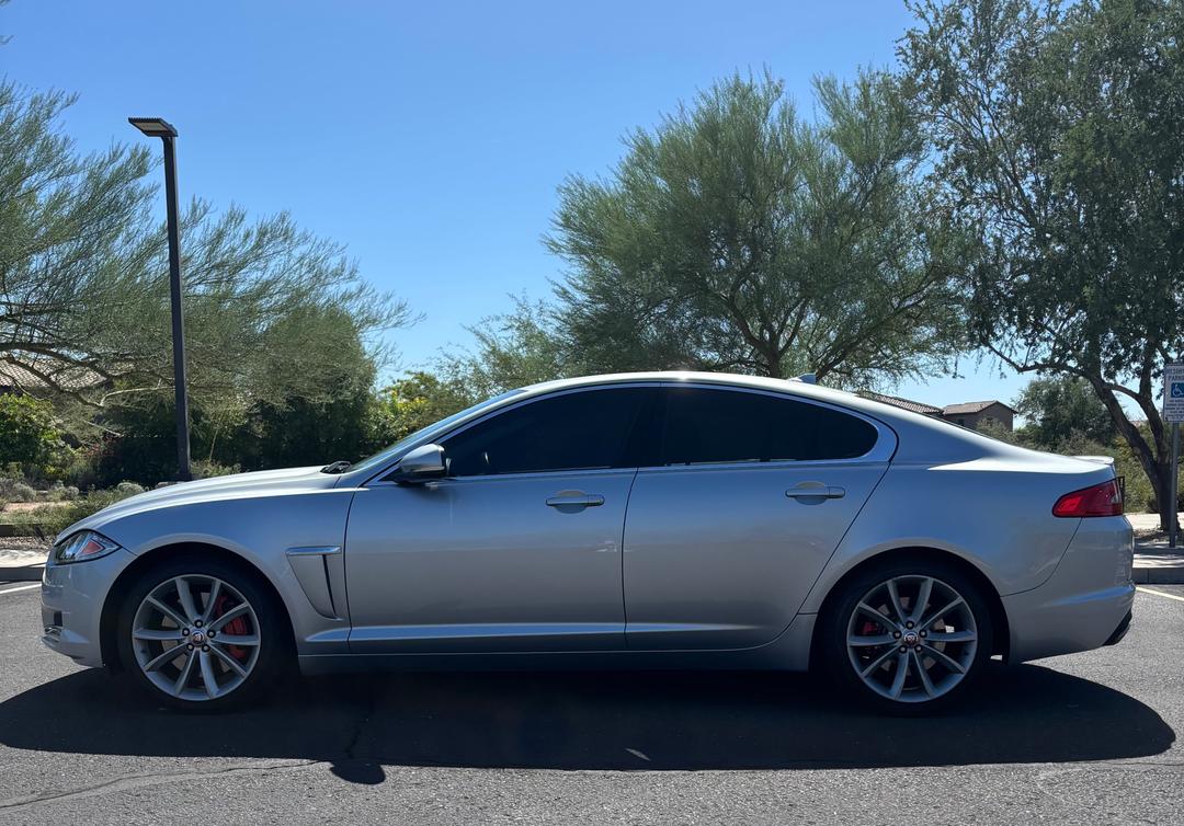 Jaguar_XF 