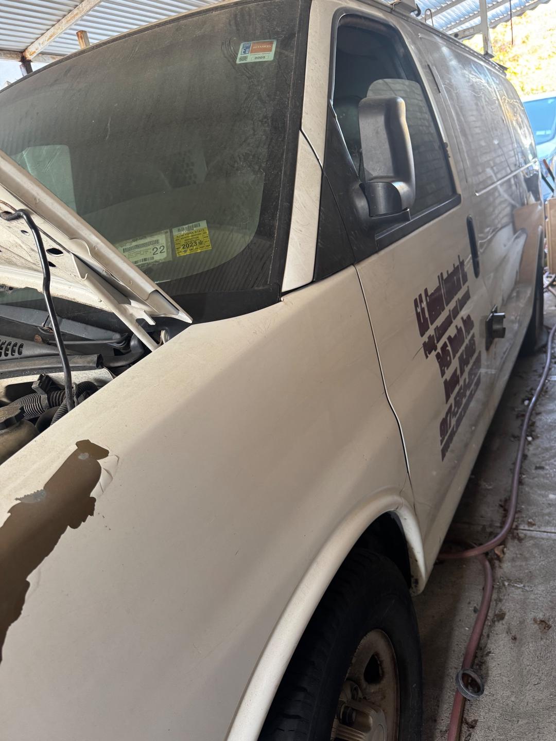Chevrolet_G2500 Vans 