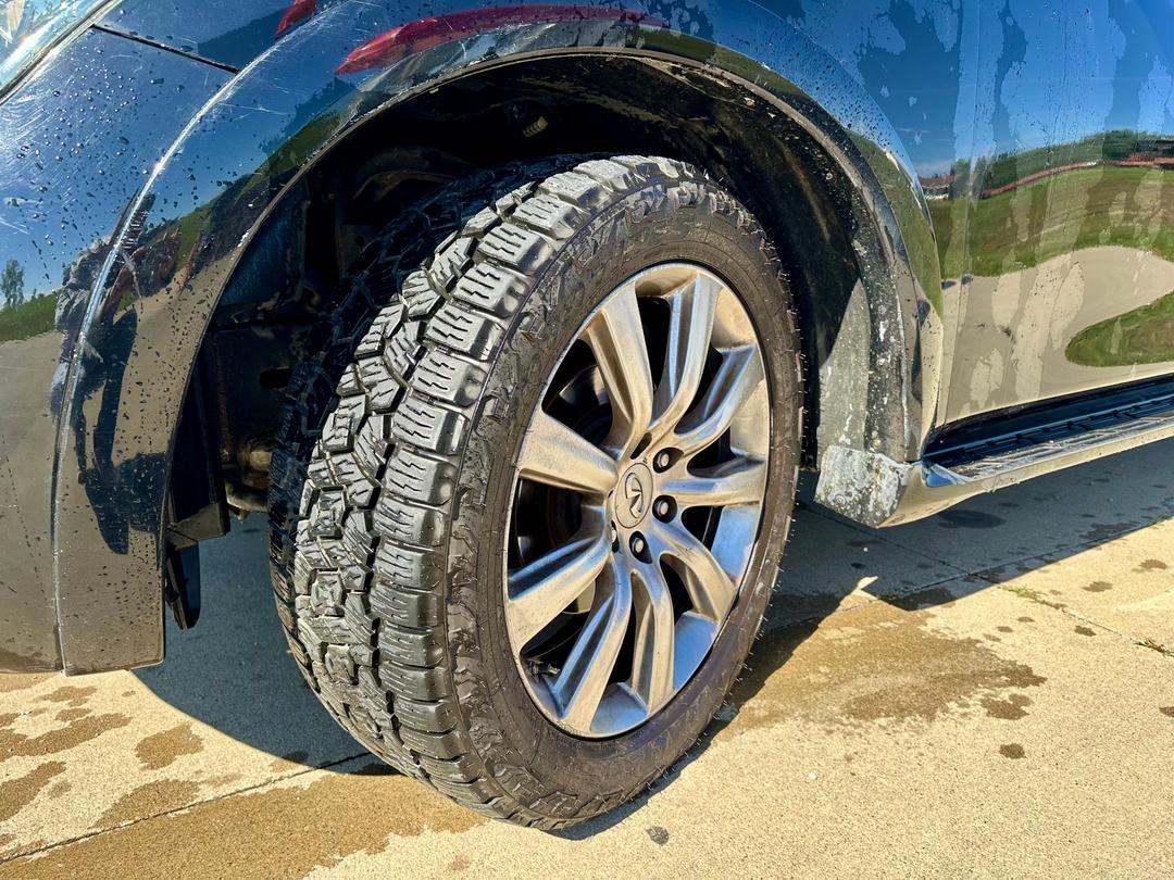 INFINITI_QX56 
