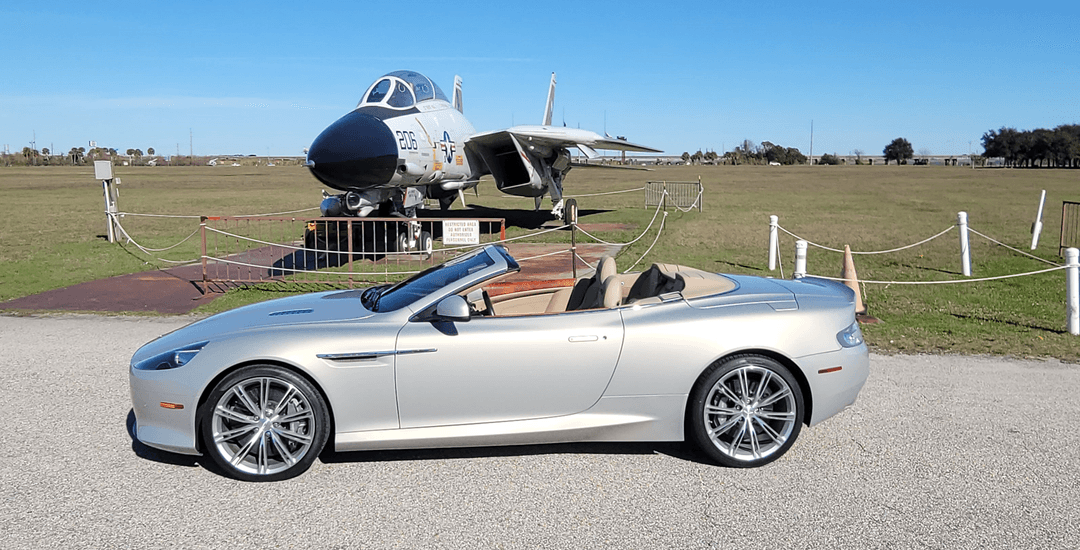Aston Martin_DB9 