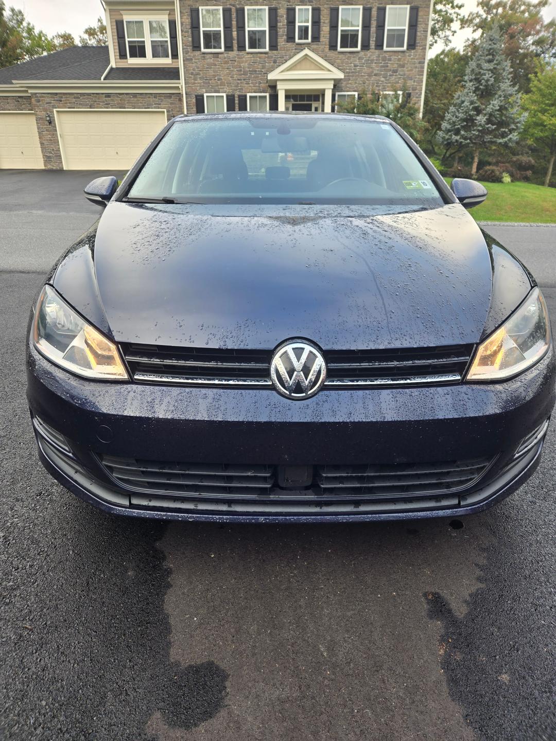 Volkswagen_Golf 