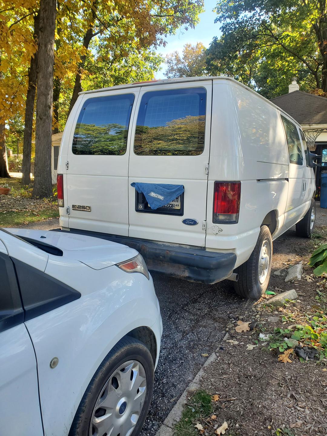 Ford_E250 Vans 