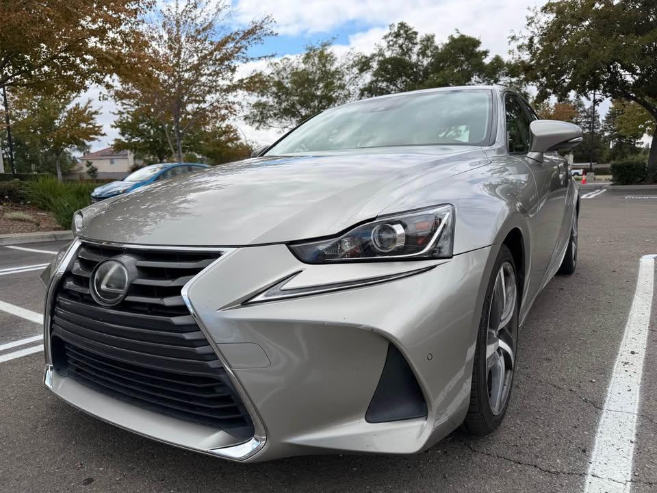 Lexus_IS 200t 