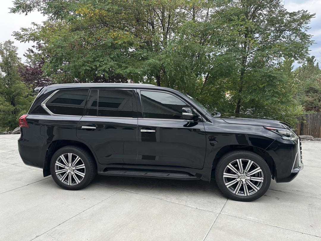 Lexus_LX 570 
