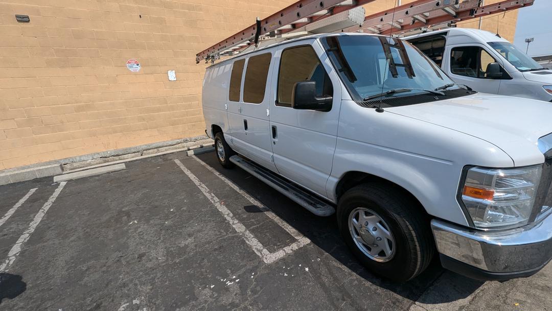Ford_E250 Vans 