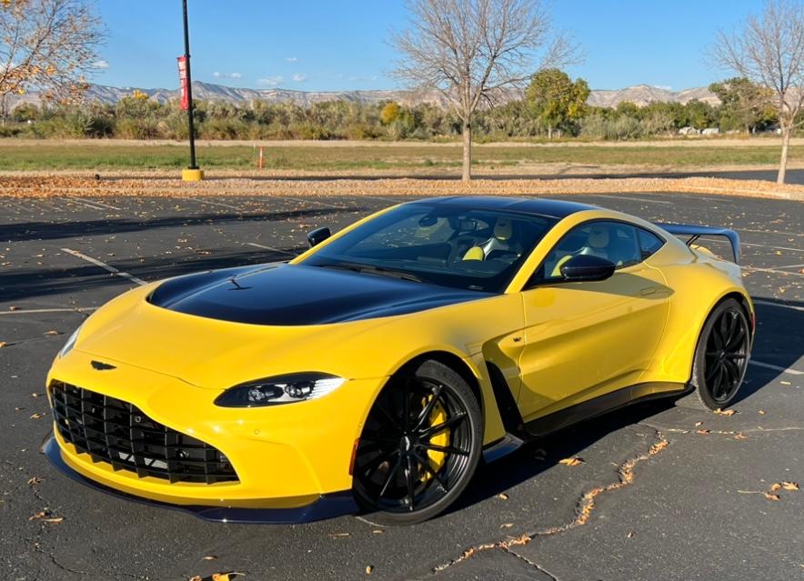 Aston Martin_Vantage 