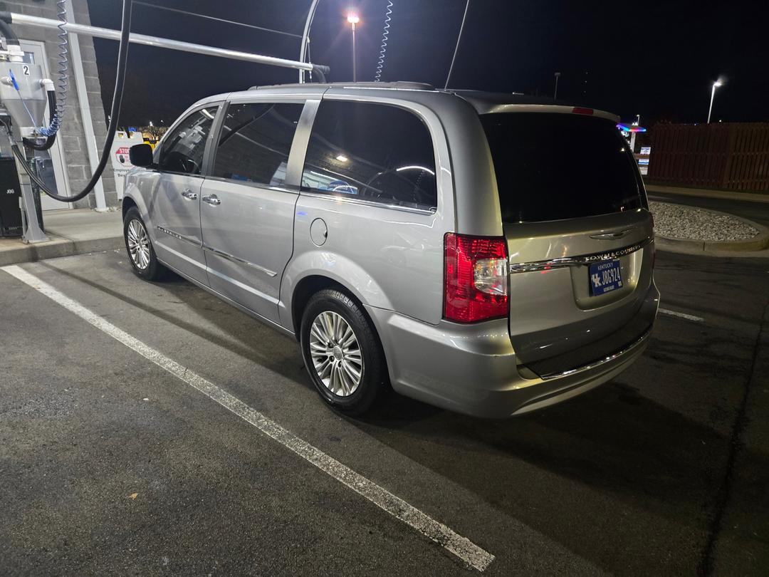 Chrysler_Town & Country 