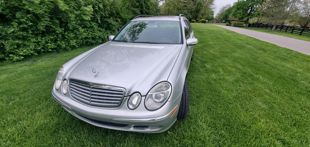 Mercedes-Benz_E Class 