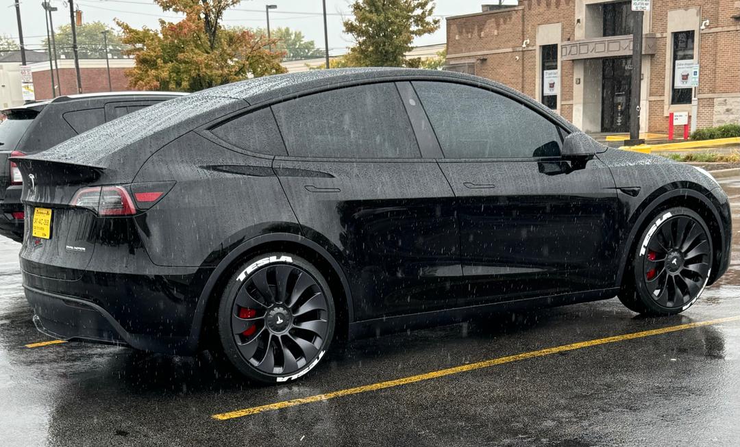 Tesla_Model Y 