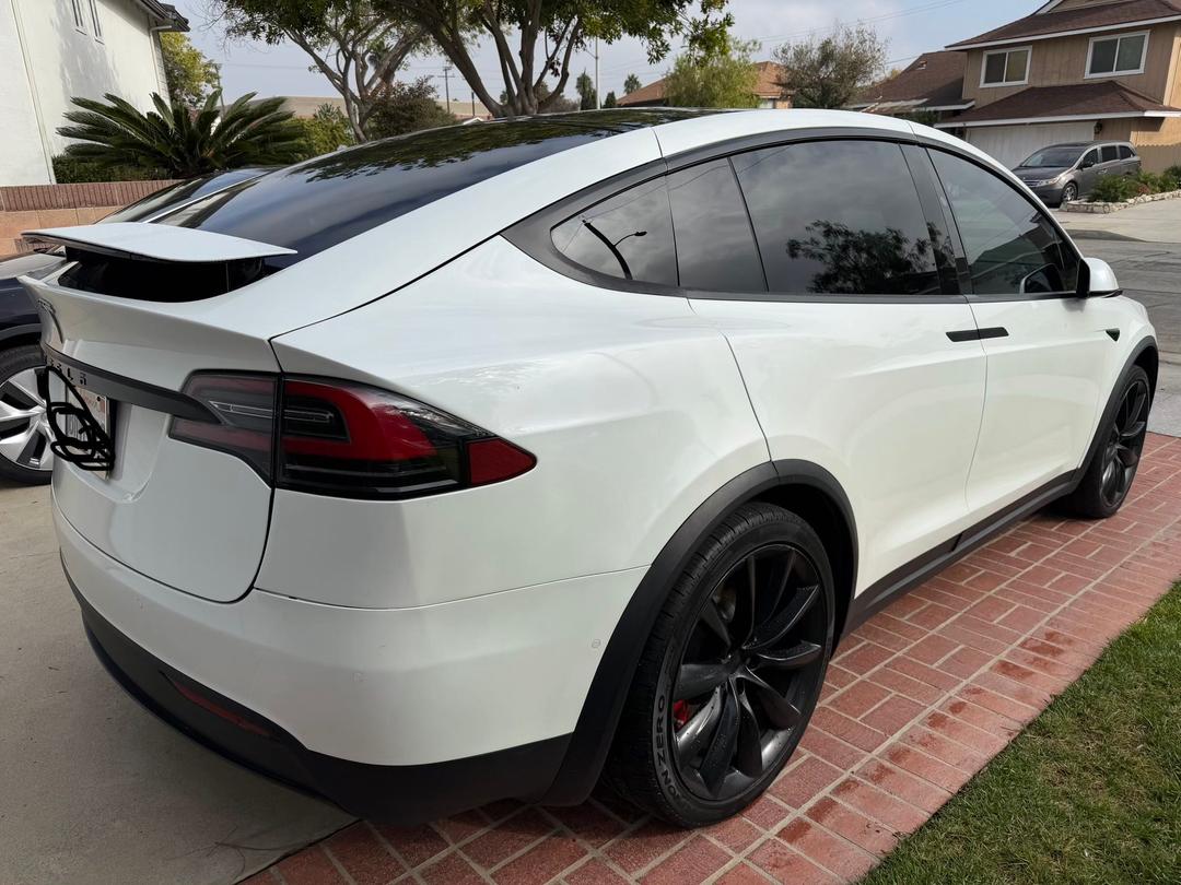 Tesla_Model X 
