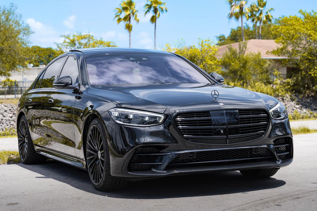 Mercedes-Benz_S-Class 