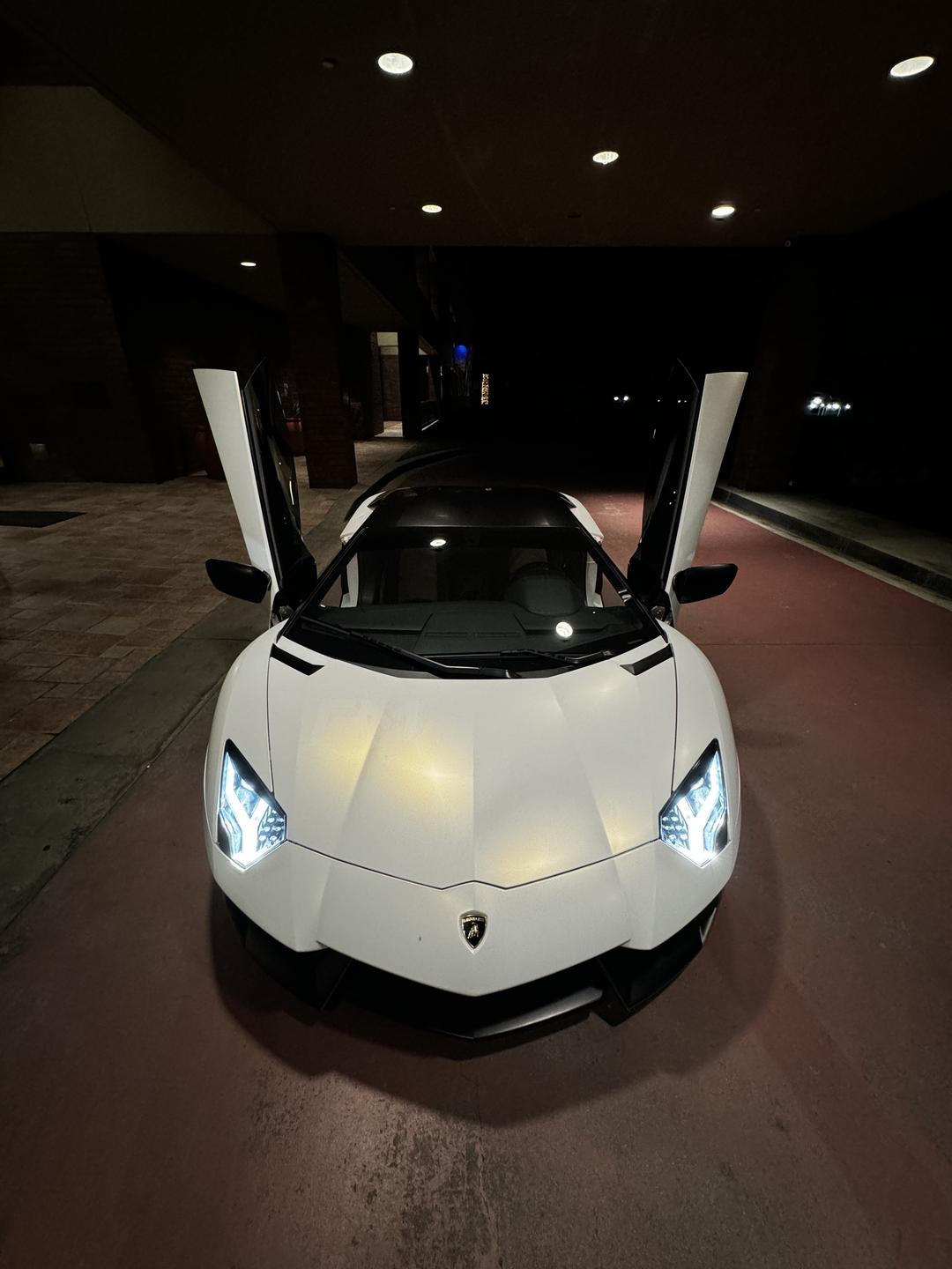 LAMBORGHINI_Aventador 