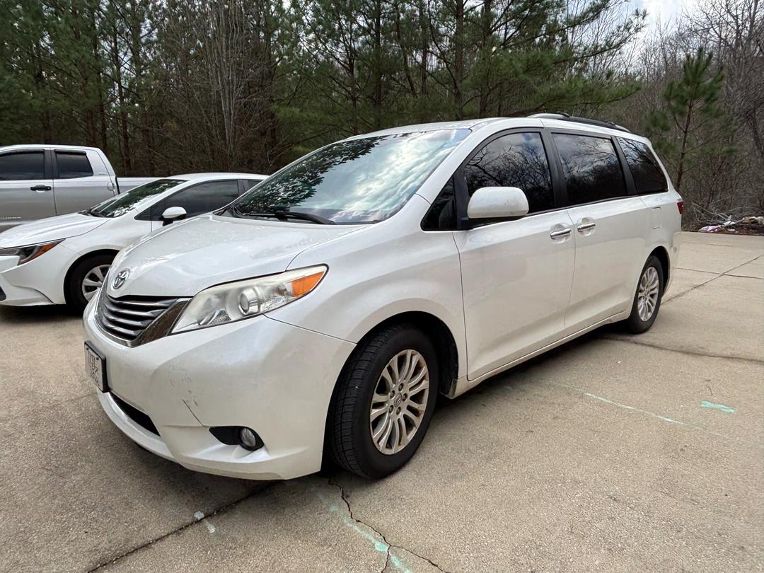 Toyota_Sienna 