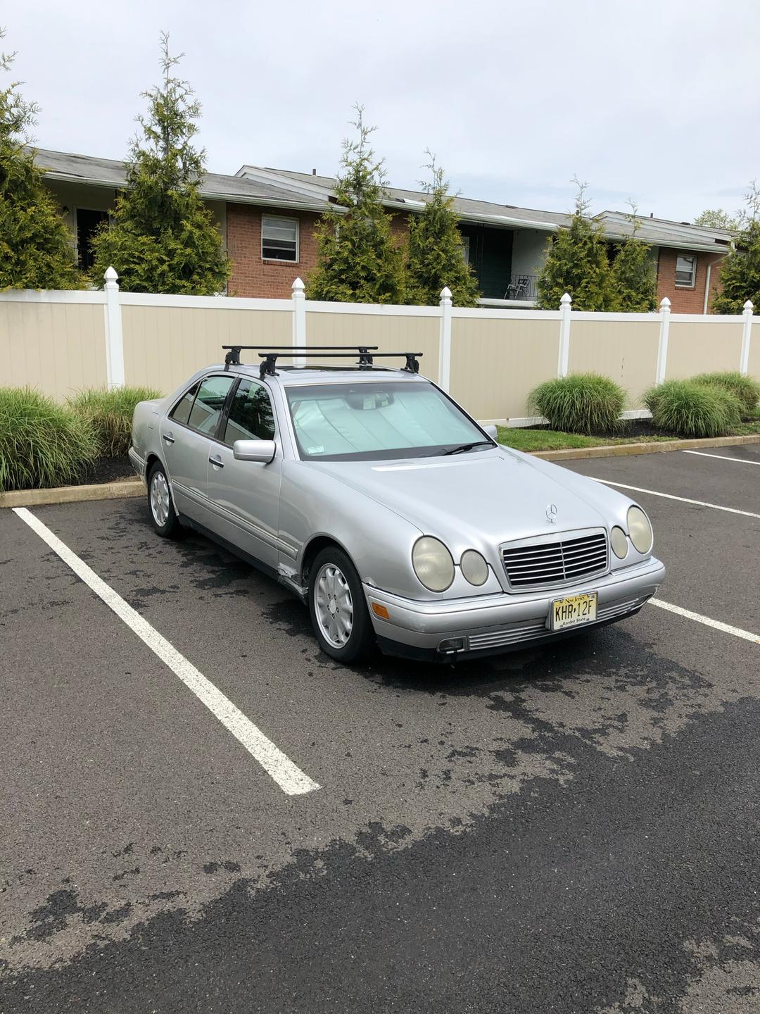 Mercedes-Benz_E Class 