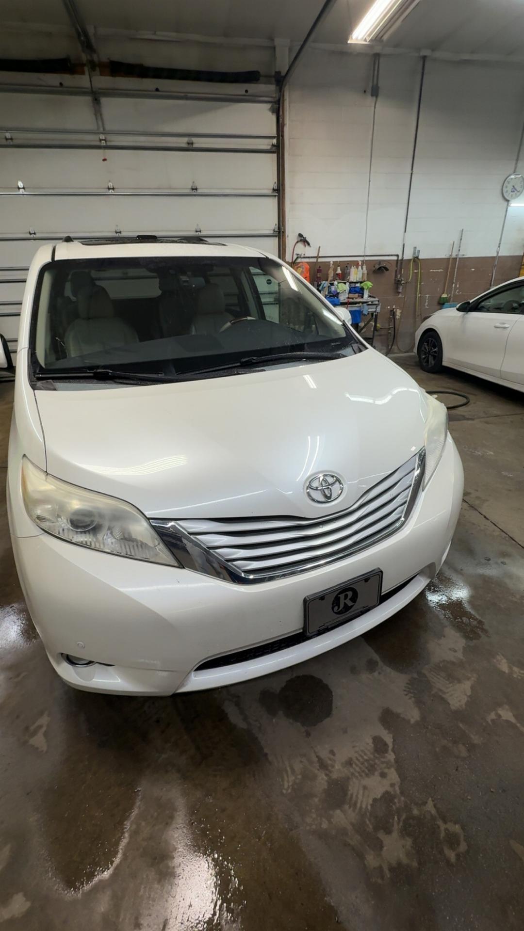 Toyota_Sienna 