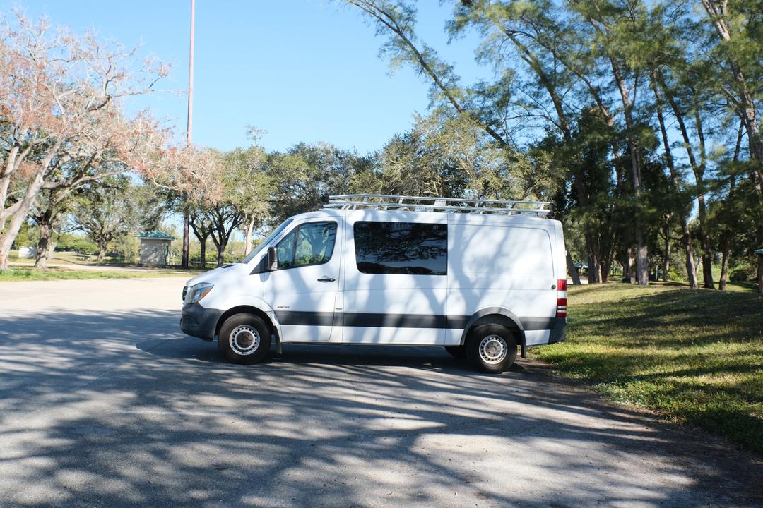 Mercedes-Benz_Sprinter 2500 