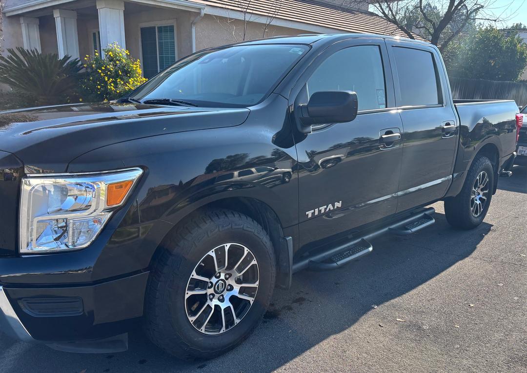 Nissan_Titan 