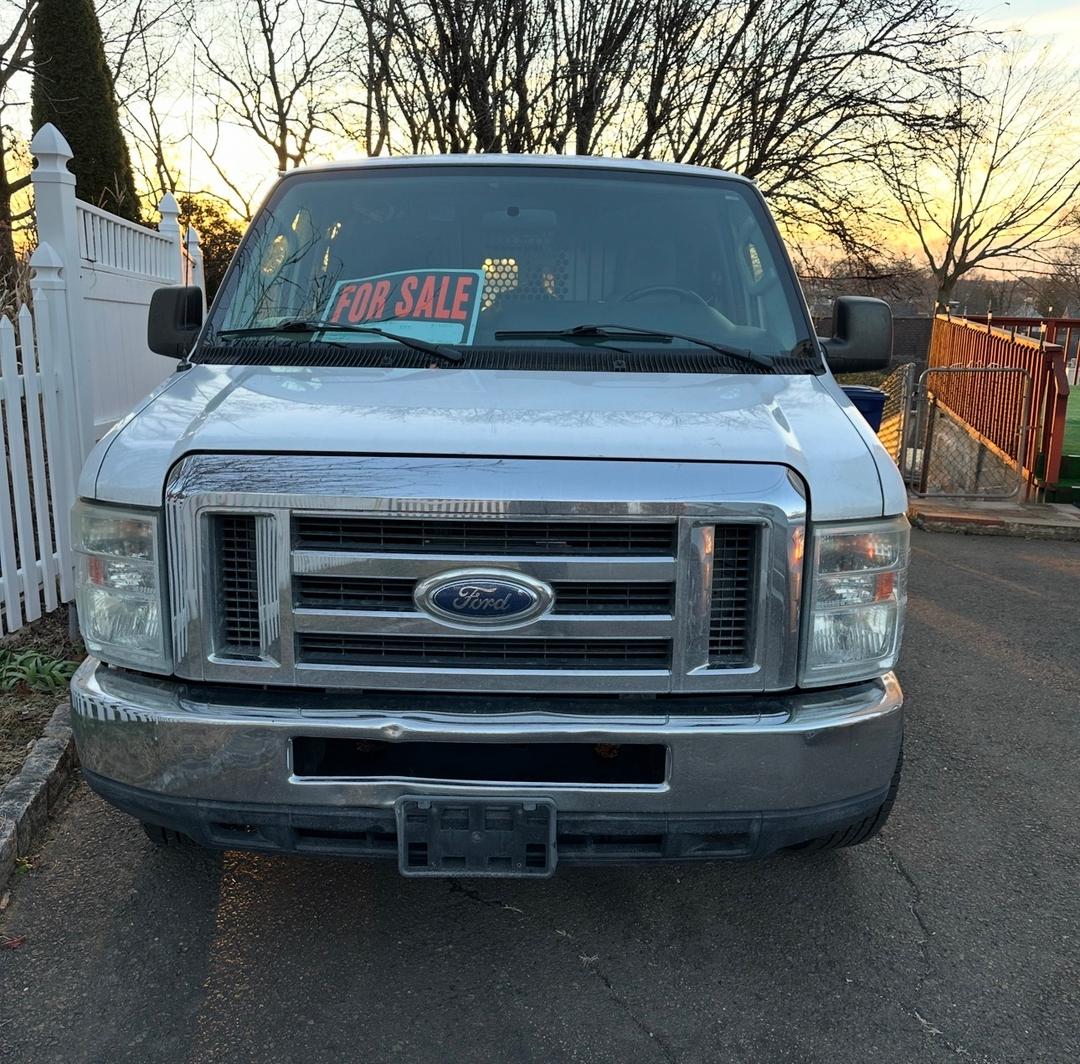 Ford_E250 Vans 