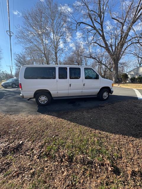 Ford_E350 Vans 