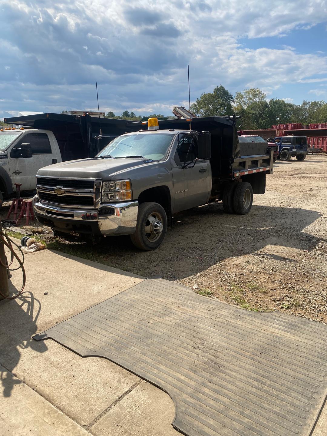 Chevrolet_Silverado 3500 