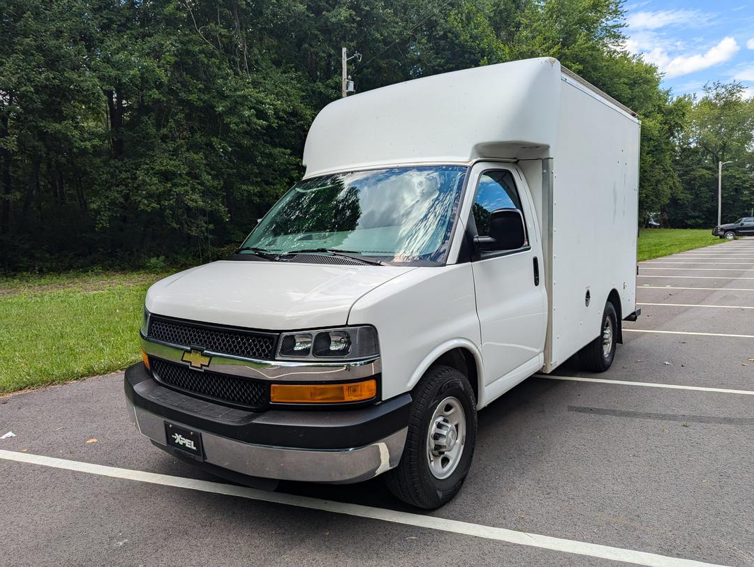 Chevrolet_Commercial Vans 