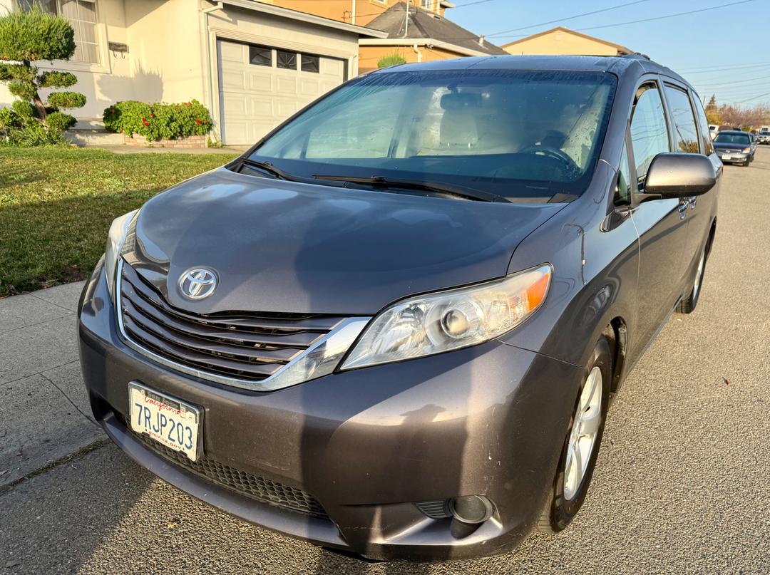 Toyota_Sienna 